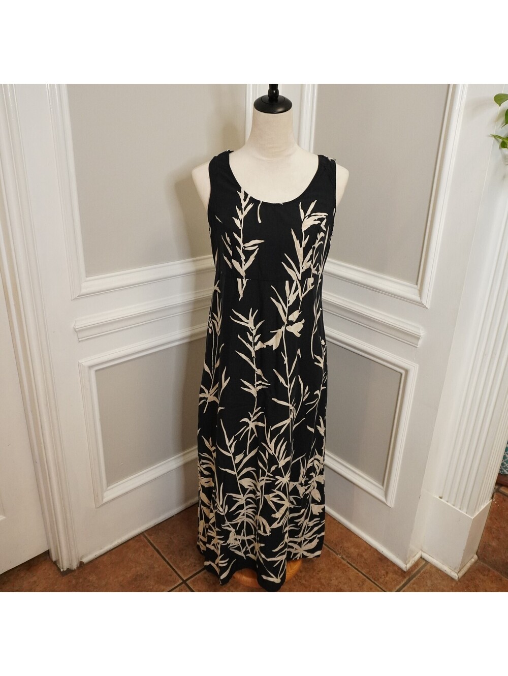 Black and Cream Sleeveless Maxi Dress with Matching Bolero Jacket Size 8